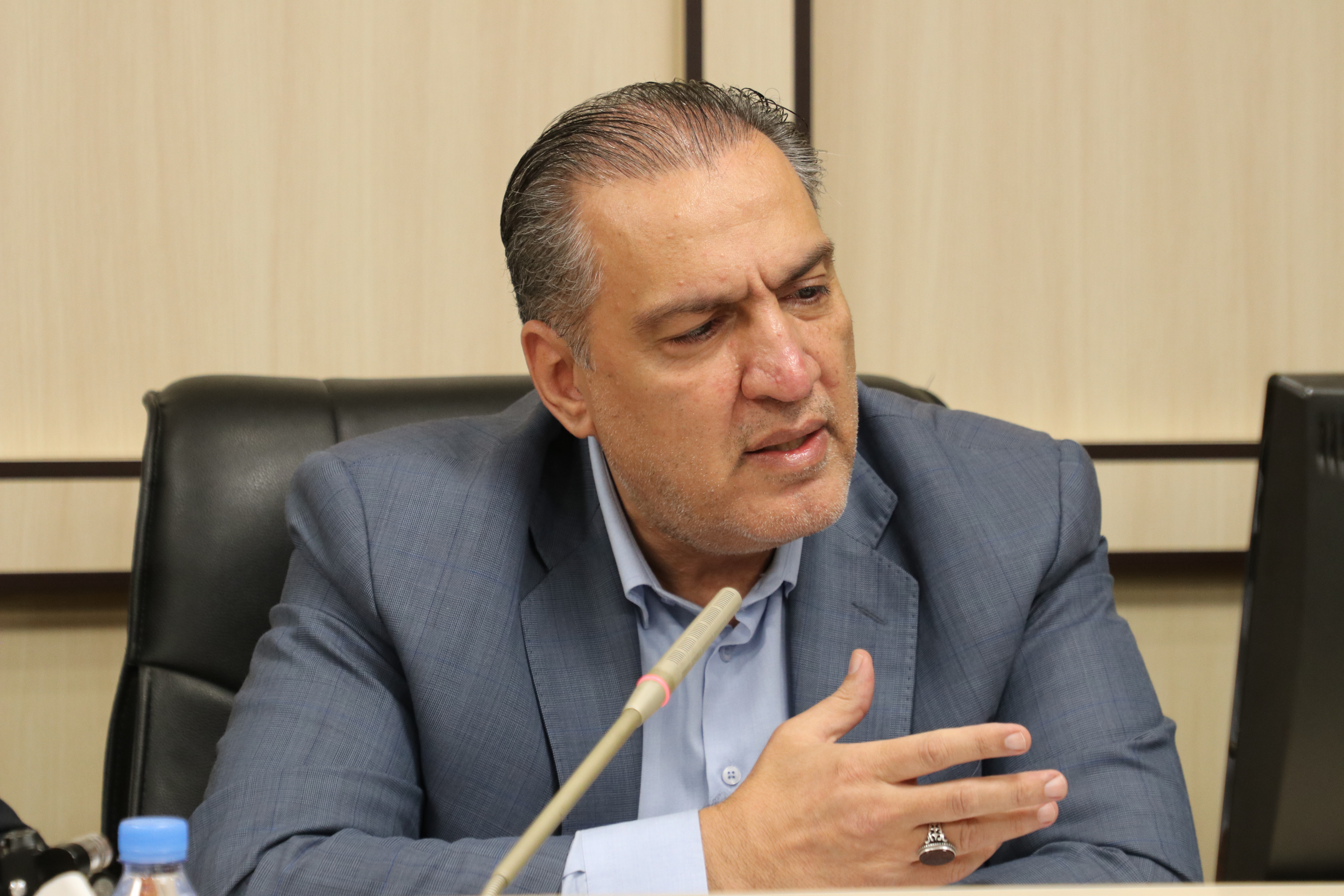 مدیرعامل صندوق کارآفرینی امید: برای حل مشکلات، نباید فقط گلایه کرد؛ باید راه‌حل ارائه داد