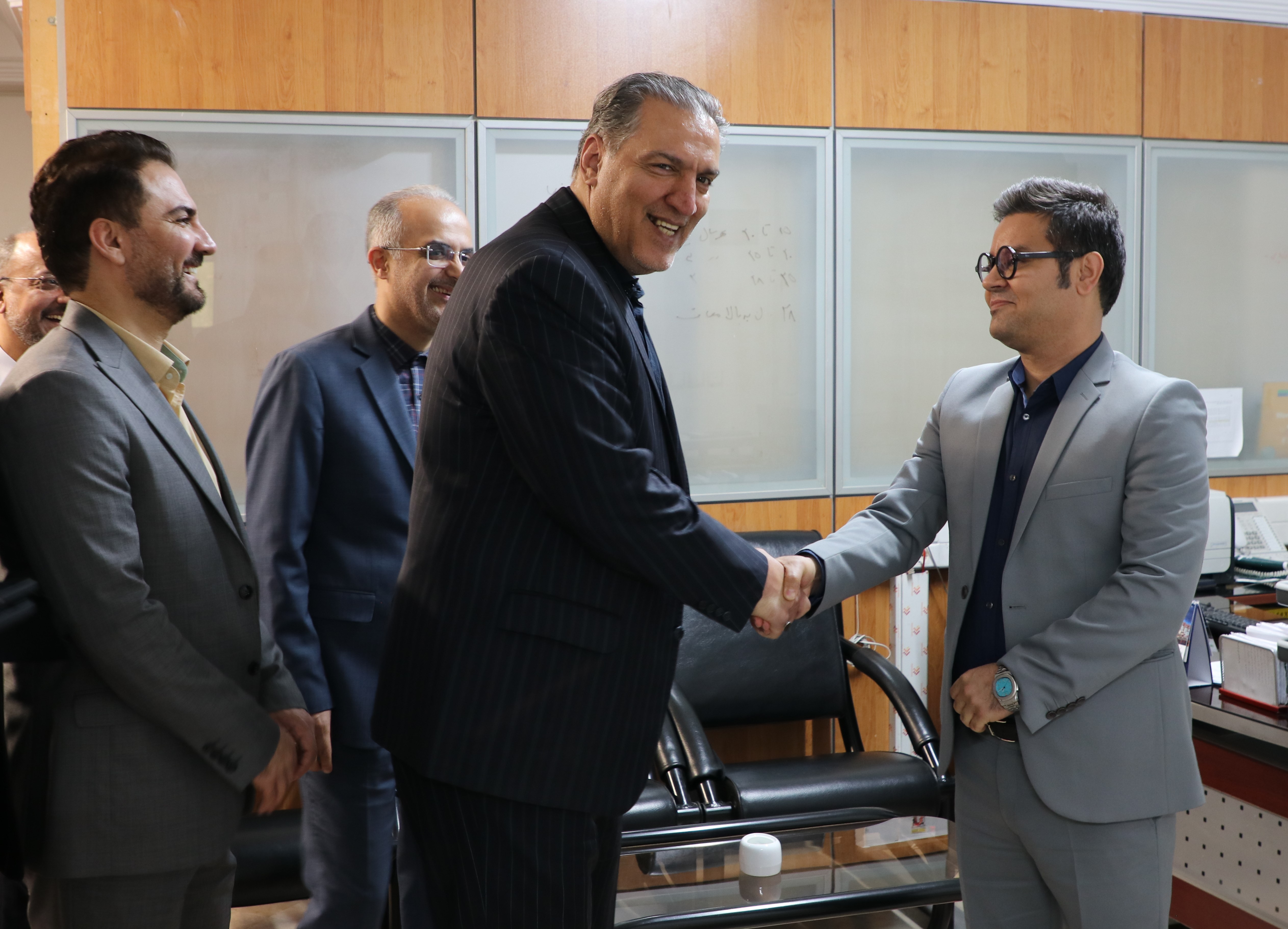 دیدار صمیمانه مدیرعامل با کارکنان مستقر در ساختمان مرکزی صندوق