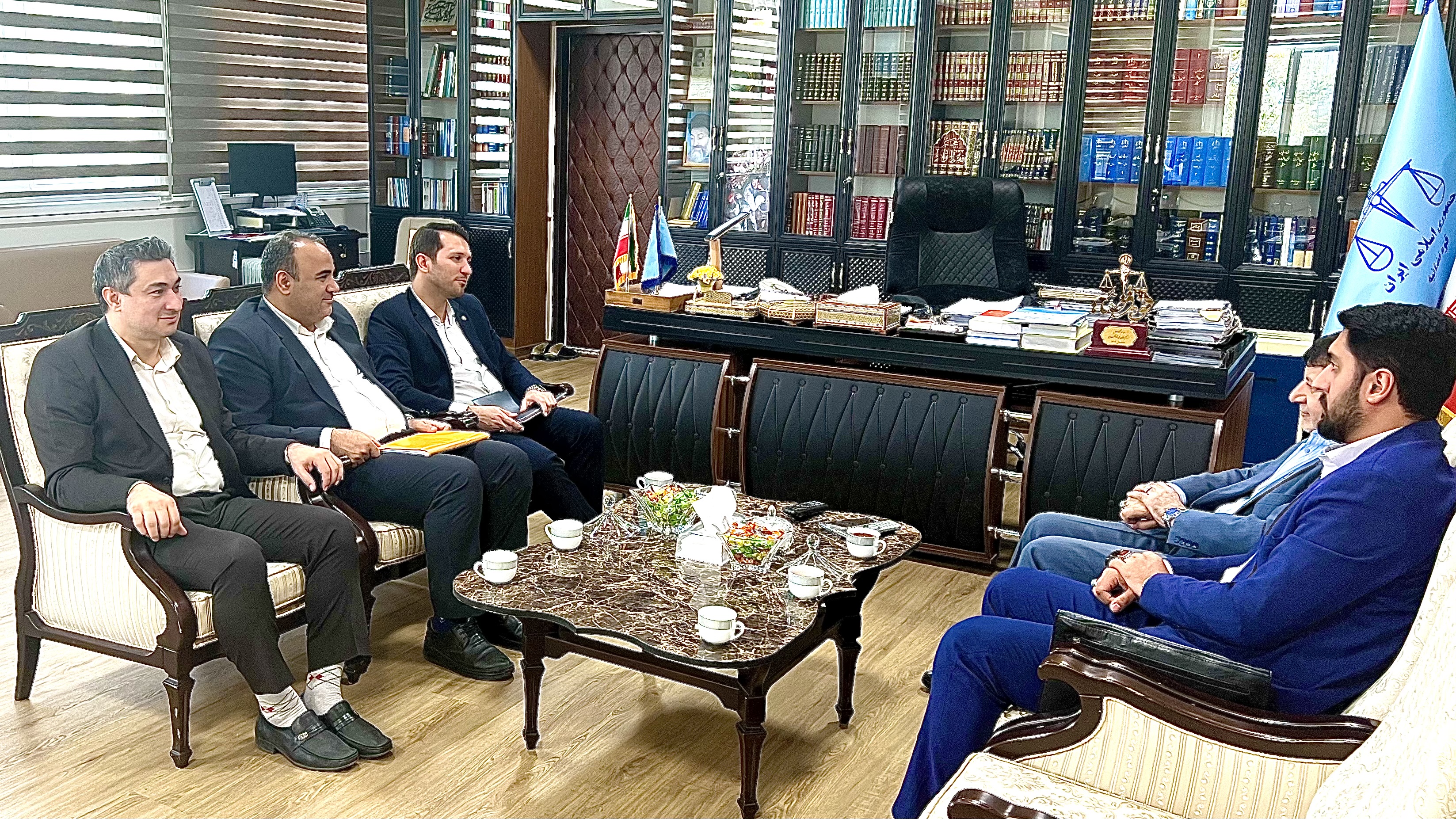 تأکید بر توسعه همکاری‌های حقوقی و تسریع در پیگیری مطالبات صندوق کارآفرینی امید در آذربایجان شرقی