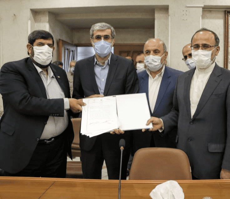 Signing the Memorandum of Understanding of 500 billion Rials job creation facilities in Babol