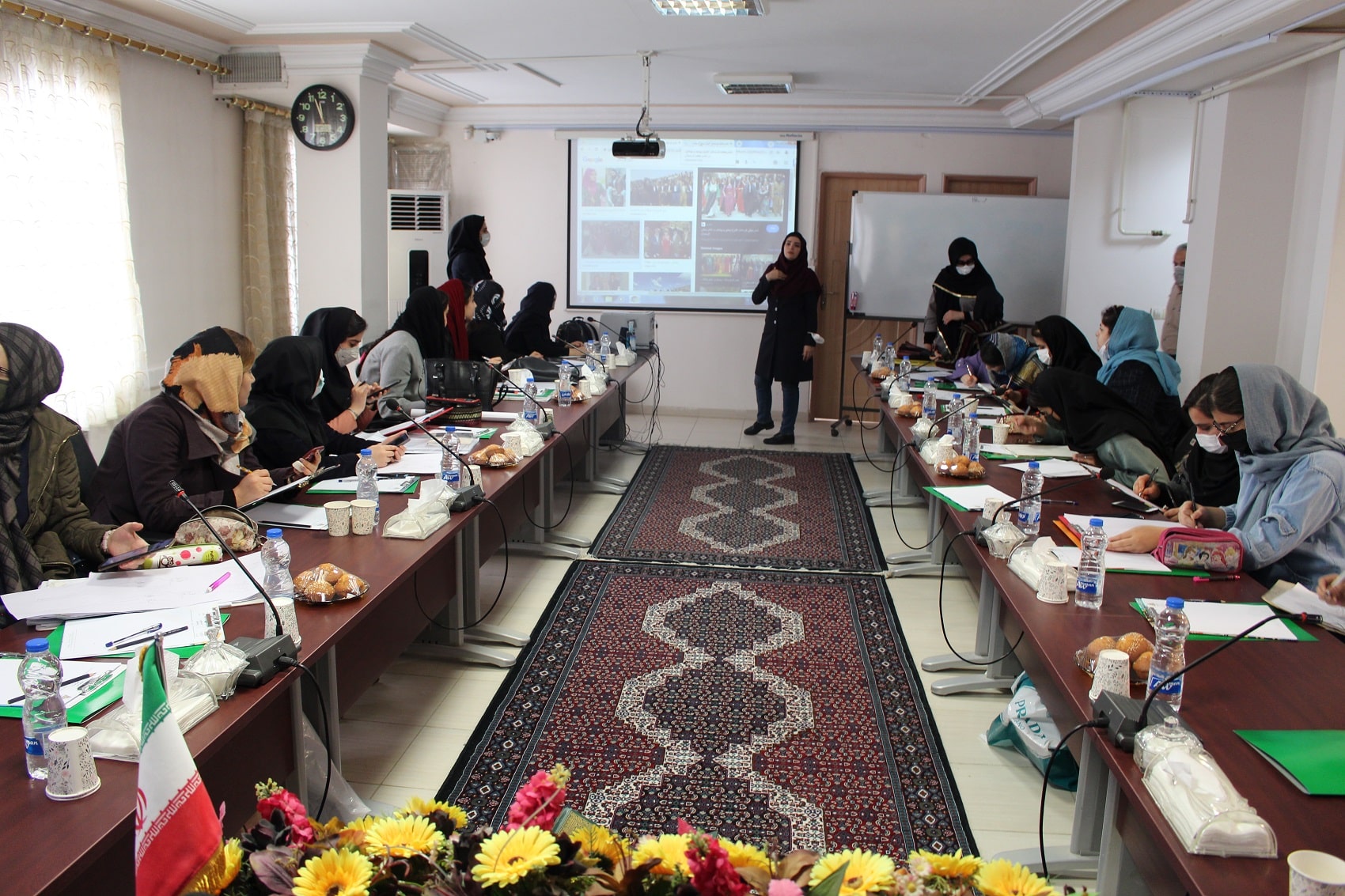 برگزاری کارگاه آموزشی طراحی لباس با الهام از منطقه کردستان