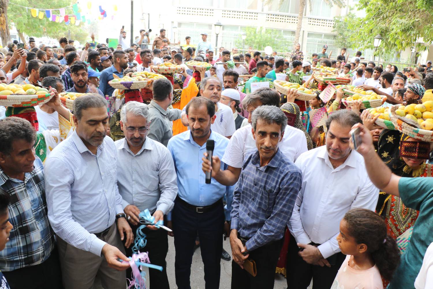 برگزاری جشنواره شکرگزاری انبه و یاسمین گل میناب با کاروانی از آئین ها و سنت های میناب